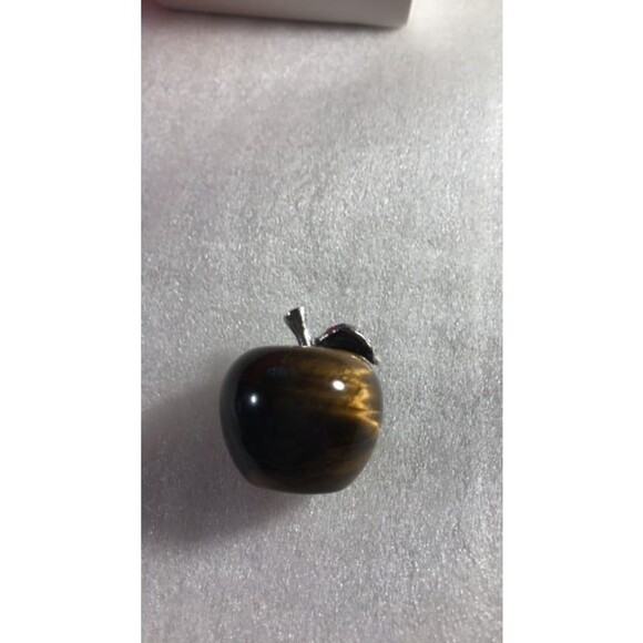 Tiger Eye Apple Carving - Picture 2 of 6